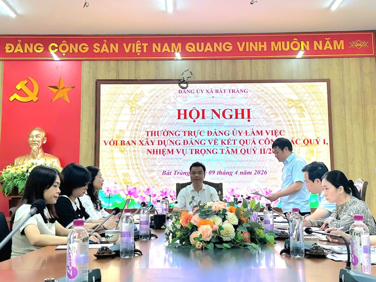 Thường trực Đảng ủy xã Bát Tràng làm việc với Ban Xây dựng Đảng về kết quả công tác quý I, triển khai nhiệm vụ trọng tâm quý II/2026- Ảnh 1.