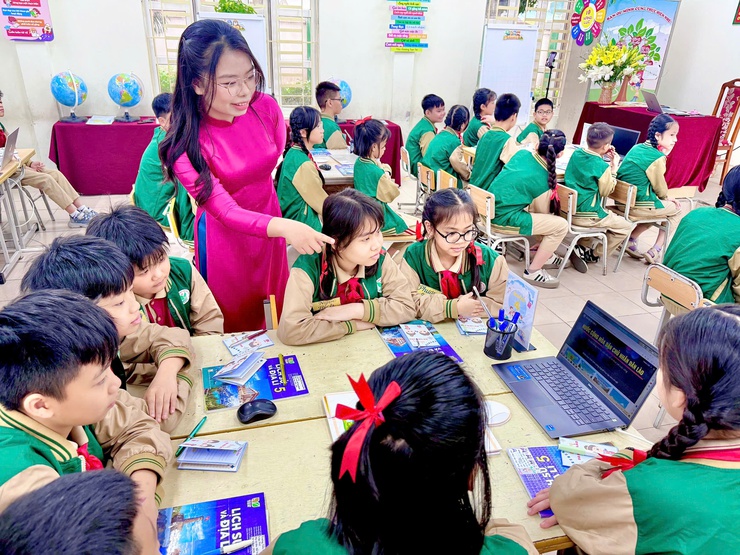 Giáo dục phường Long Biên: Quả ngọt từ tinh thần đoàn kết và tận tậm- Ảnh 4.