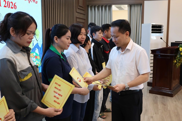 Đông Ngạc phấn đấu 100% cơ sở sản xuất kinh doanh được phổ biến quy định về an toàn lao động- Ảnh 4.