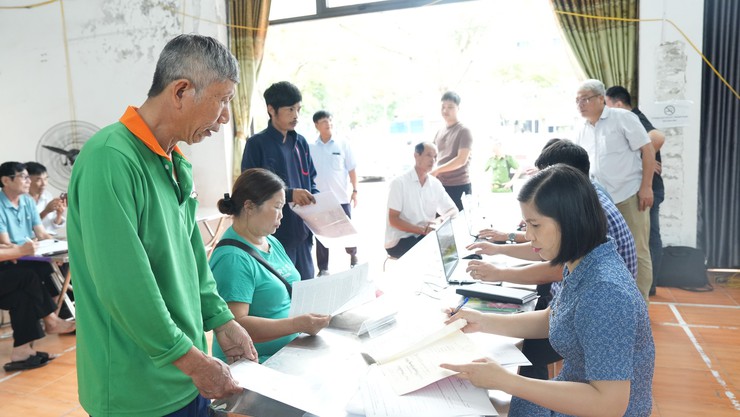 Xã Dương Hoà tiếp tục chi trả tiền bồi thường giải phóng mặt bằng Dự án thành phần 1 - Depot Sơn Đồng- Ảnh 2.
