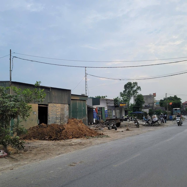 Tinh thần đồng thuận của nhân dân góp phần đẩy nhanh tiến độ các dự án giao thông tại Ứng Thiên- Ảnh 6.