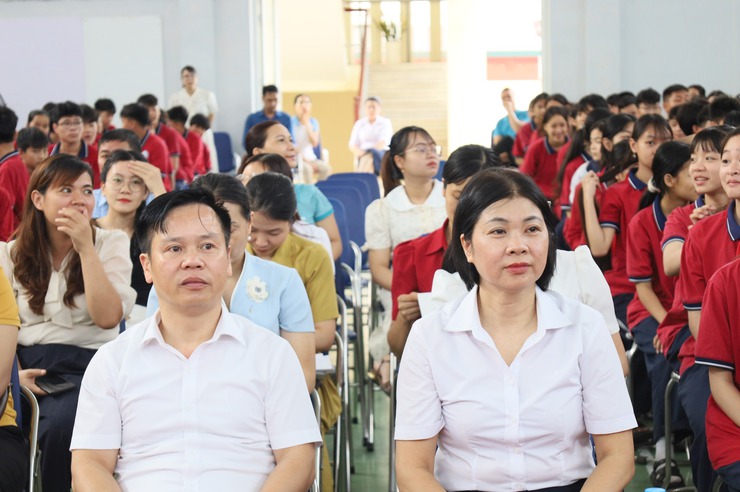 TRƯỜNG THCS PHÚ ĐÔNG TỔ CHỨC CHUYÊN ĐỀ GIÁO DỤC PHÒNG CHỐNG BẠO LỰC HỌC ĐƯỜNG VÀ LỪA ĐẢO TRÊN KHÔNG GIAN MẠNG- Ảnh 1.