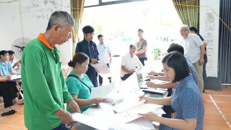 Xã Dương Hoà tiếp tục chi trả tiền bồi thường giải phóng mặt bằng Dự án thành phần 1 - Depot Sơn Đồng- Ảnh 2.