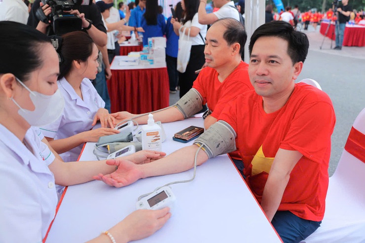 "Ngàn bước chân - Triệu trái tim khoẻ mạnh": Chung tay vì sức khoẻ người Việt- Ảnh 2.