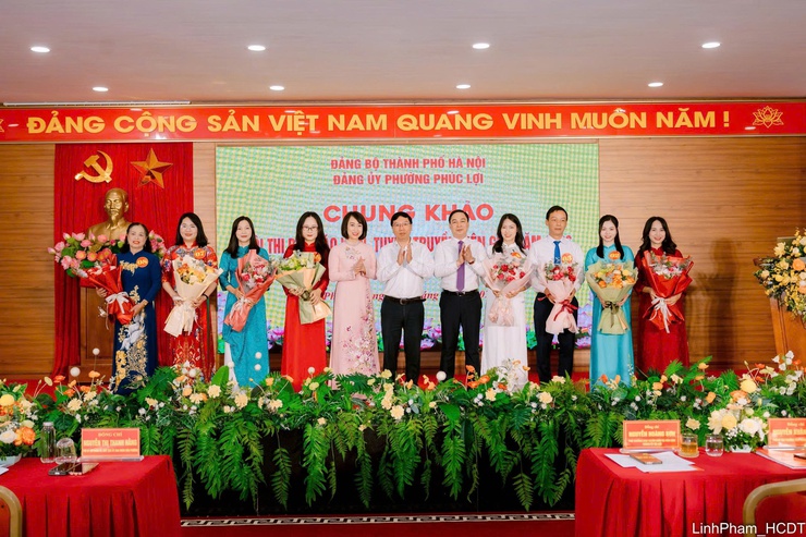 Chung khảo Hội thi báo cáo viên, tuyên truyền viên giỏi phường Phúc Lợi năm 2026- Ảnh 2.