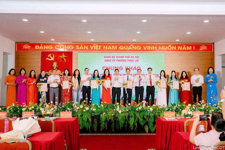 Chung khảo Hội thi báo cáo viên, tuyên truyền viên giỏi phường Phúc Lợi năm 2026- Ảnh 8.