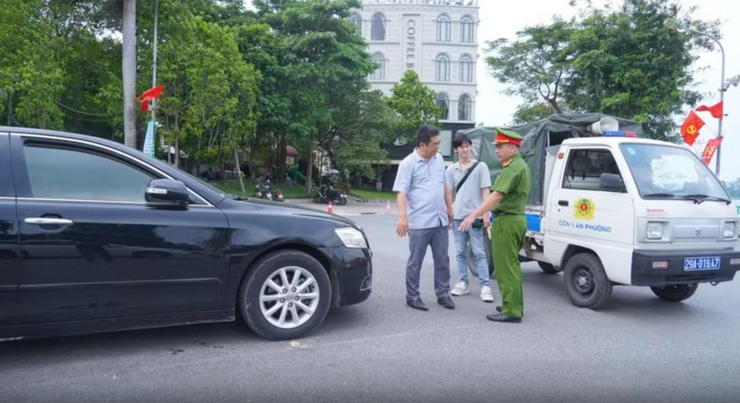Tây Hồ: Phát huy tác dụng hệ thống camera giám sát xử lý vi phạm trật tự đô thị- Ảnh 1.