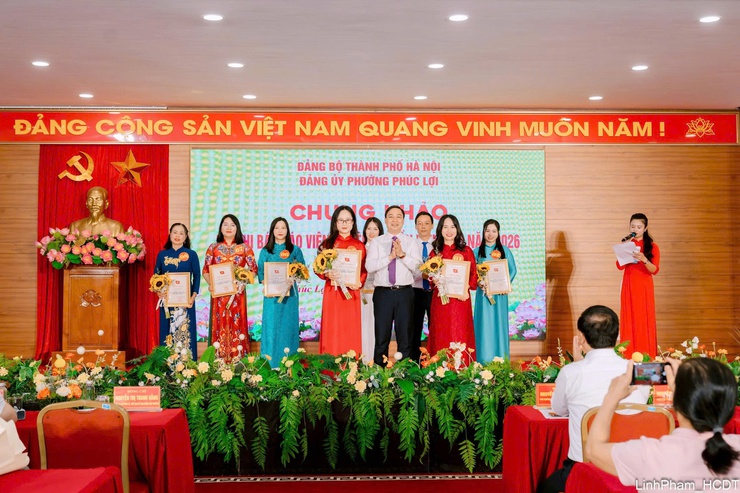 Chung khảo Hội thi báo cáo viên, tuyên truyền viên giỏi phường Phúc Lợi năm 2026- Ảnh 5.