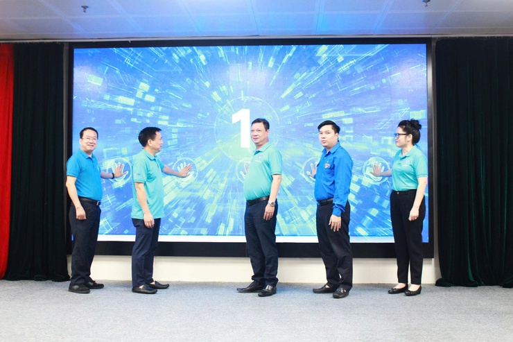 Bảo hiểm xã hội Hà Nội: Ra quân thúc đẩy bao phủ Bảo hiểm xã hội, Bảo hiểm y tế toàn dân- Ảnh 1.