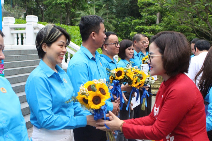 Công đoàn phường Long Biên tổ chức Lễ báo công và vinh danh 14 cá nhân xuất sắc tại Khu di tích K9 Đá Chông- Ảnh 4.