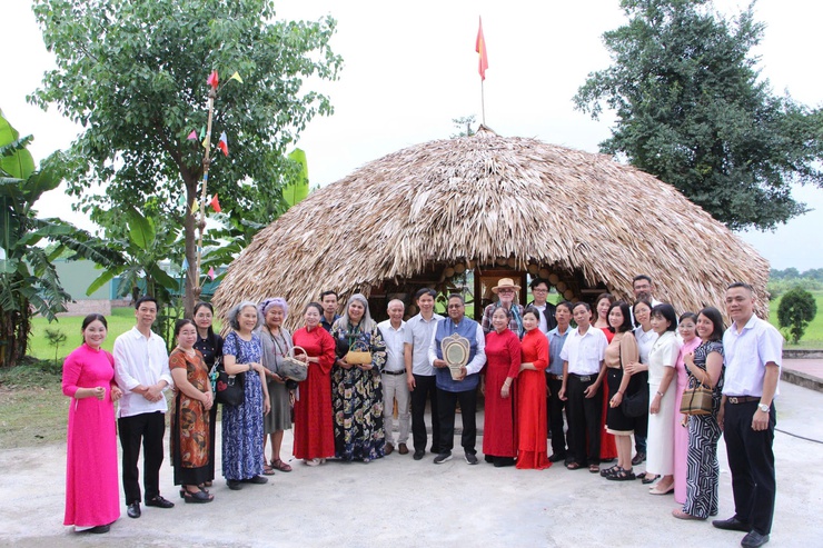 Phú Nghĩa: Làng nghề mây tre đan Phú Vinh đón đoàn Hội đồng Thủ công Thế Giới tới thăm và làm việc- Ảnh 22.