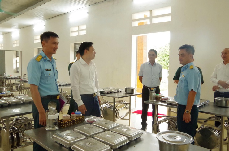 ĐOÀN LÃNH ĐẠO XÃ TAM HƯNG THĂM, ĐỘNG VIÊN CHIẾN SĨ MỚI HUẤN LUYỆN TẠI TIỂU ĐOÀN 31, LỮ ĐOÀN CÔNG BINH 28- Ảnh 10.