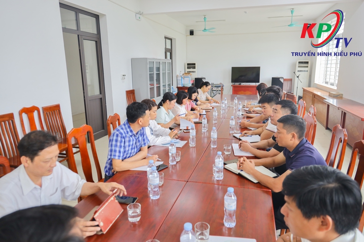 Chi bộ Trung tâm Dịch vụ Tổng hợp xã Kiều Phú tổ chức sinh hoạt chuyên đề nâng cao chất lượng hoạt động chuyên môn và công tác xây dựng Đảng- Ảnh 2.