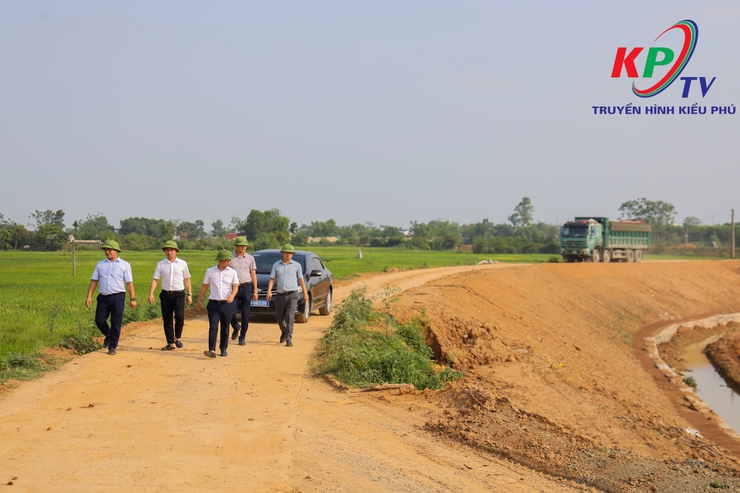 Xã Kiều Phú kiểm tra tiến độ các công trình và vị trí trọng yếu phục vụ công tác phòng, chống thiên tai năm 2026- Ảnh 7.