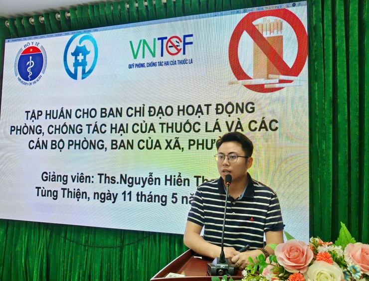 Phường Tùng Thiện tập huấn phòng, chống tác hại của thuốc lá năm 2006- Ảnh 1.