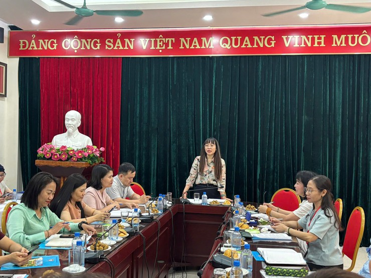 Thường trực HĐND phường Hoàn Kiếm tăng cường giám sát việc chấp hành các quy định pháp luật về an toàn thực phẩm tại các trường học trên địa bàn phường- Ảnh 1.