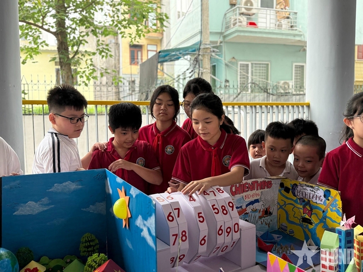 Ngày hội sách ở Trường Tiểu học Nhật Tân: Lan tỏa văn hóa đọc trong học sinh- Ảnh 4.