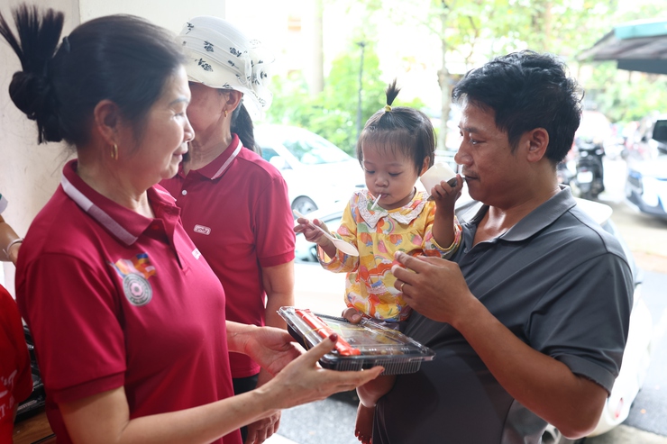 Thạch Thất: Lan tỏa yêu thương qua chương trình phát cơm miễn phí hưởng ứng Tháng Nhân đạo năm 2026- Ảnh 5.