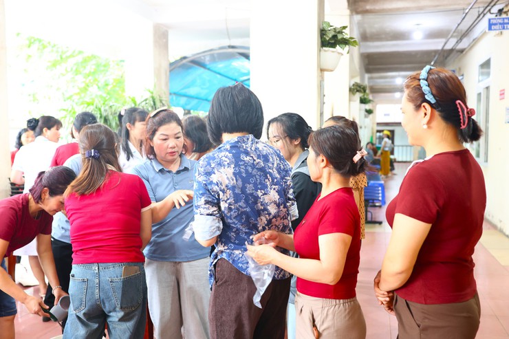 Thạch Thất: Lan tỏa yêu thương qua chương trình phát cơm miễn phí hưởng ứng Tháng Nhân đạo năm 2026- Ảnh 11.