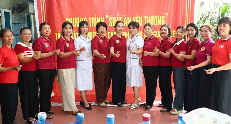 Thạch Thất: Lan tỏa yêu thương qua chương trình phát cơm miễn phí hưởng ứng Tháng Nhân đạo năm 2026- Ảnh 10.