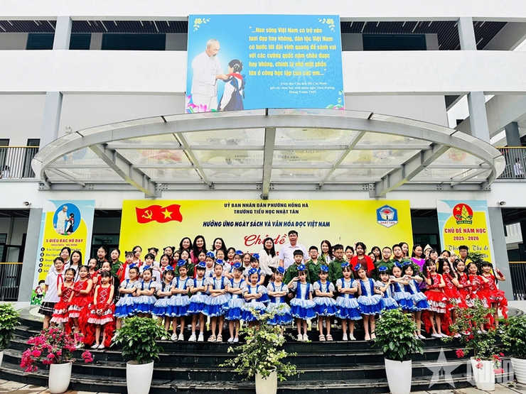 Ngày hội sách ở Trường Tiểu học Nhật Tân: Lan tỏa văn hóa đọc trong học sinh- Ảnh 7.