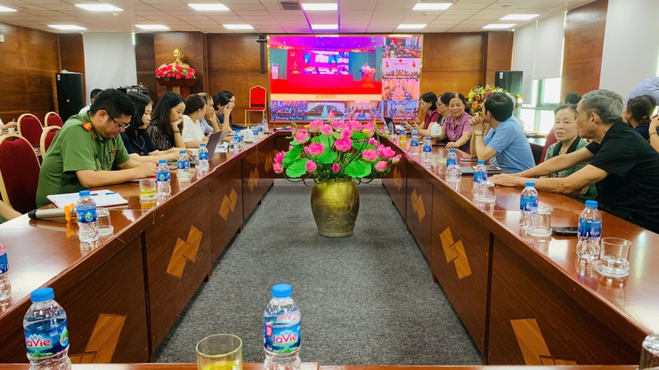 Cử tri phường Tây Tựu dự Hội nghị tiếp xúc với Đại biểu Quốc hội, đơn vị bầu cử số 5- Ảnh 1.