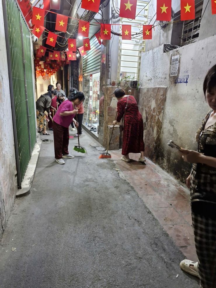 LAN TỎA “NGÀY THỨ BẢY XANH”: HỘI PHỤ NỮ PHƯỜNG VĂN MIẾU – QUỐC TỬ GIÁM CHUNG TAY VÌ MÔI TRƯỜNG- Ảnh 5.