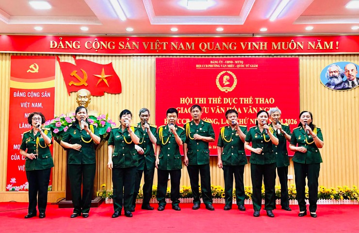 PHƯỜNG VĂN MIẾU - QUỐC TỬ GIÁM LAN TỎA TINH THẦN BỘ ĐỘI CỤ HỒ TỪ HỘI THI THỂ THAO, VĂN HÓA - Ảnh 1.