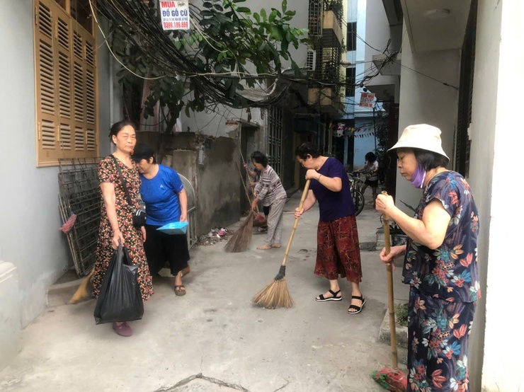 VỆ SINH MÔI TRƯỜNG SÁNG THỨ BẢY HÀNG TUẦN CỦA HỘI PHỤ NỮ PHƯỜNG LÁNG.- Ảnh 3.