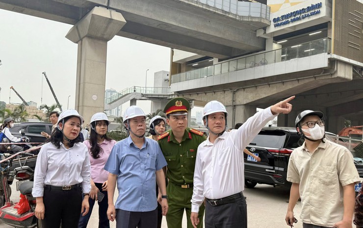 Lãnh đạo phường Thanh Xuân kiểm tra thực địa, đẩy nhanh tiến độ giải phóng mặt bằng đường Vành đai 2,5- Ảnh 2.