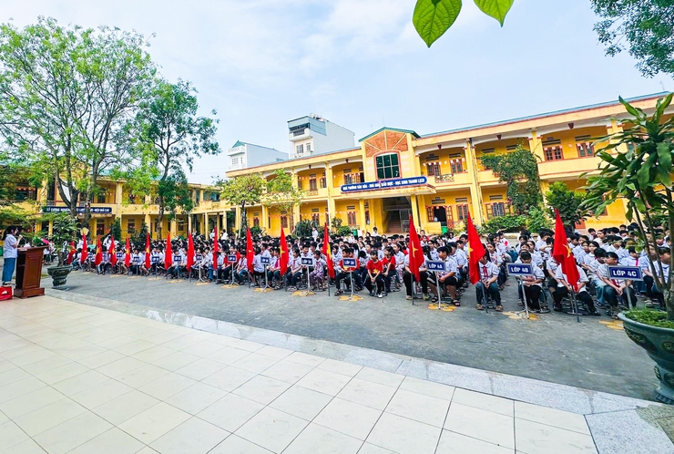 Liên đội Trường Tiểu học Quất Động sôi nổi tổ chức chuỗi hoạt động “Dâng hoa lên Bác kính yêu”- Ảnh 3.