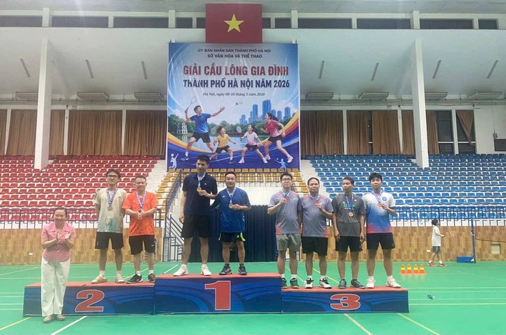 ĐOÀN VẬN ĐỘNG VIÊN XÃ CỔ ĐÔ GIÀNH GIẢI BA NỘI DUNG ĐÔI NAM TẠI GIẢI CẦU LÔNG GIA ĐÌNH THÀNH PHỐ HÀ NỘI NĂM 2026- Ảnh 1.
