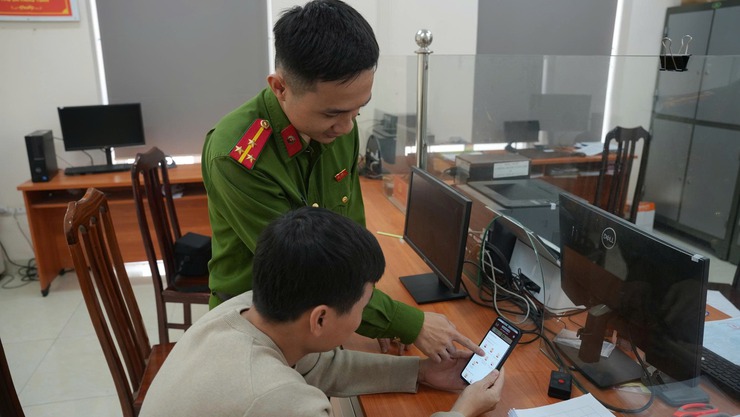ỦY BAN NHÂN DÂN XÃ HƯNG ĐẠO TRIỂN KHAI TÍCH HỢP TÀI KHOẢN AN SINH XÃ HỘI TRÊN ỨNG DỤNG VNeID- Ảnh 1.