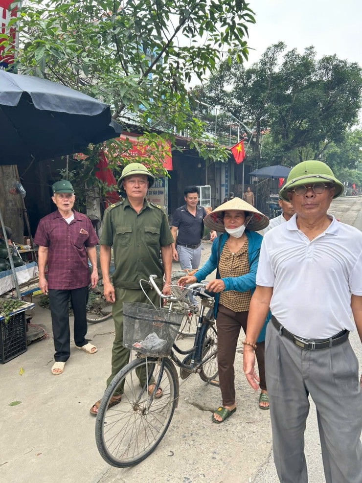 MTTQ và các đoàn thể chính trị - xã hội xã Ứng Thiên tích cực vận động Nhân dân giải tỏa hành lang phục vụ dự án cải tạo, nâng cấp Quốc lộ 21B - Ảnh 1.
