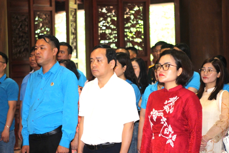 Công đoàn phường Long Biên tổ chức Lễ báo công và vinh danh 14 cá nhân xuất sắc tại Khu di tích K9 Đá Chông- Ảnh 1.