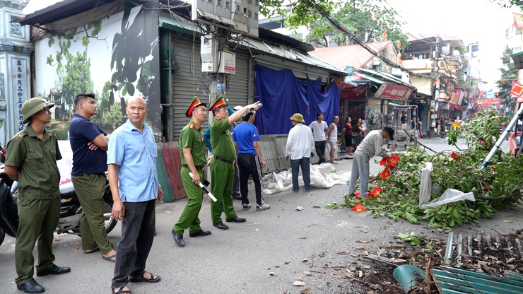 Thanh Oai kiên trì lập lại trật tự đô thị, xây dựng diện mạo địa phương văn minh, sáng - xanh - sạch - đẹp- Ảnh 7.
