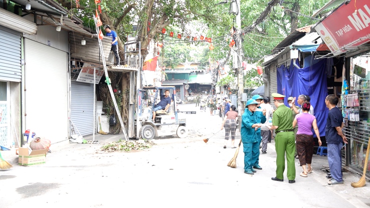Thanh Oai kiên trì lập lại trật tự đô thị, xây dựng diện mạo địa phương văn minh, sáng - xanh - sạch - đẹp- Ảnh 10.