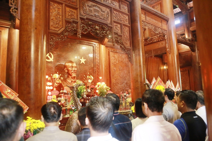 Phường Dương Nội tổ chức hoạt động về nguồn trên quê hương Chủ tịch Hồ Chí Minh- Ảnh 3.