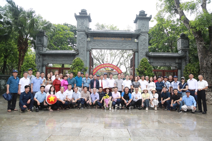 Phường Dương Nội tổ chức hoạt động về nguồn trên quê hương Chủ tịch Hồ Chí Minh- Ảnh 5.