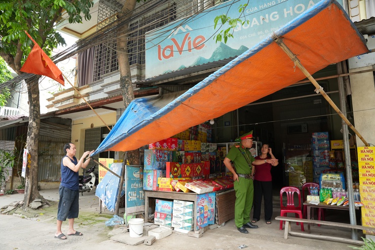 SƠN TÂY TIẾP TỤC DUY TRÌ TRẬT TỰ ĐÔ THỊ, KHÔNG LẤN CHIẾM LÒNG ĐƯỜNG, VỈA HÈ- Ảnh 6.