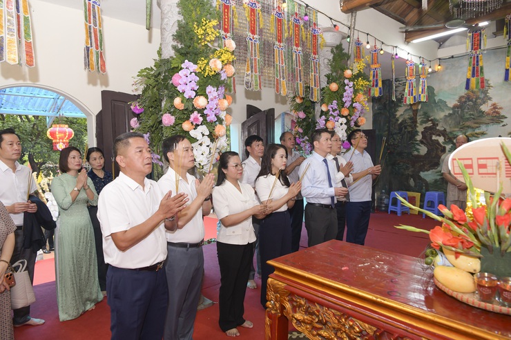 PHƯỜNG LĨNH NAM TRANG TRỌNG TỔ CHỨC LỄ ĐÓN NHẬN BẰNG XẾP HẠNG DI TÍCH LỊCH SỬ - VĂN HÓA CẤP THÀNH PHỐ ĐỀN BÀ CHÚA- Ảnh 8.
