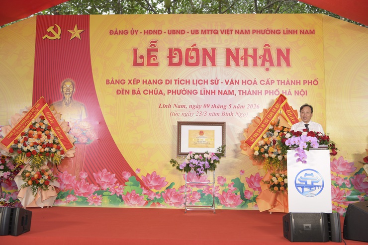 PHƯỜNG LĨNH NAM TRANG TRỌNG TỔ CHỨC LỄ ĐÓN NHẬN BẰNG XẾP HẠNG DI TÍCH LỊCH SỬ - VĂN HÓA CẤP THÀNH PHỐ ĐỀN BÀ CHÚA- Ảnh 4.