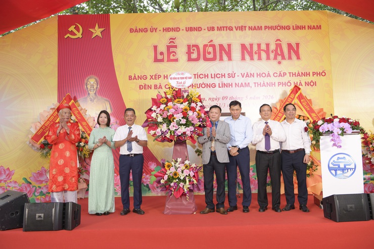 PHƯỜNG LĨNH NAM TRANG TRỌNG TỔ CHỨC LỄ ĐÓN NHẬN BẰNG XẾP HẠNG DI TÍCH LỊCH SỬ - VĂN HÓA CẤP THÀNH PHỐ ĐỀN BÀ CHÚA- Ảnh 9.