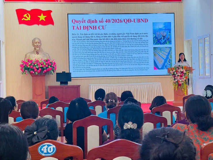 HỘI LHPN XÃ NGỌC HỒI ĐẨY MẠNH TUYÊN TRUYỀN LUẬT ĐẤT ĐAI, RA MẮT CÁC MÔ HÌNH CÂU LẠC BỘ PHỤ NỮ THIẾT THỰC- Ảnh 3.