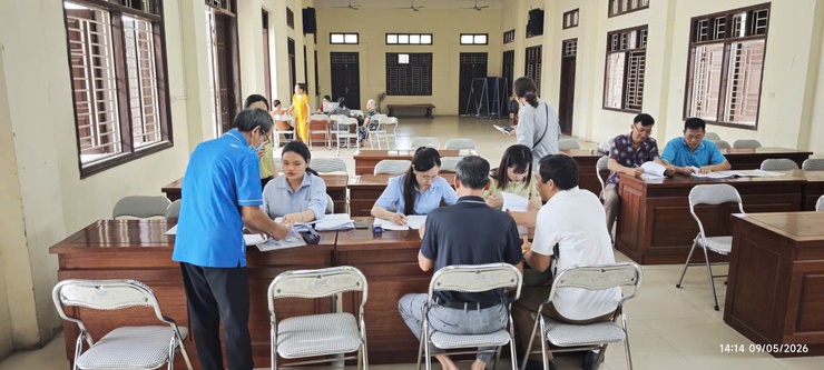 Xã Chương Dương tổ chức hỗ trợ chứng thực chữ ký ủy quyền nhân lương hưu- Ảnh 1.