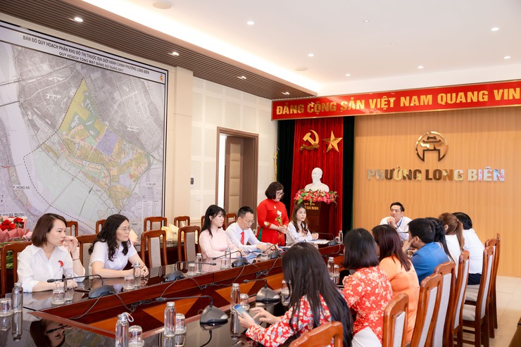 Công bố Quyết định điều động, tiếp nhận và bổ nhiệm viên chức giữ chức vụ lãnh đạo, quản lý Trường THCS Phan Bội Châu- Ảnh 4.