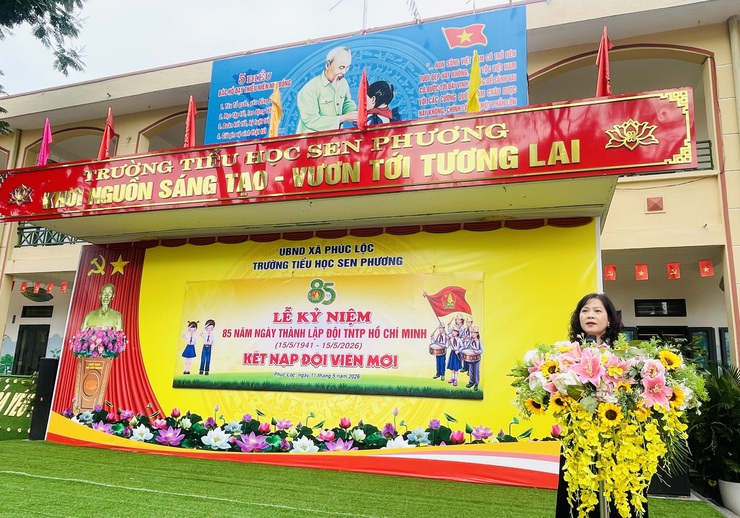 Tưng bừng sinh hoạt dưới cờ chào mừng 85 năm thành lập Đội TNTP Hồ Chí Minh tại Trường Tiểu học Sen Phương- Ảnh 4.