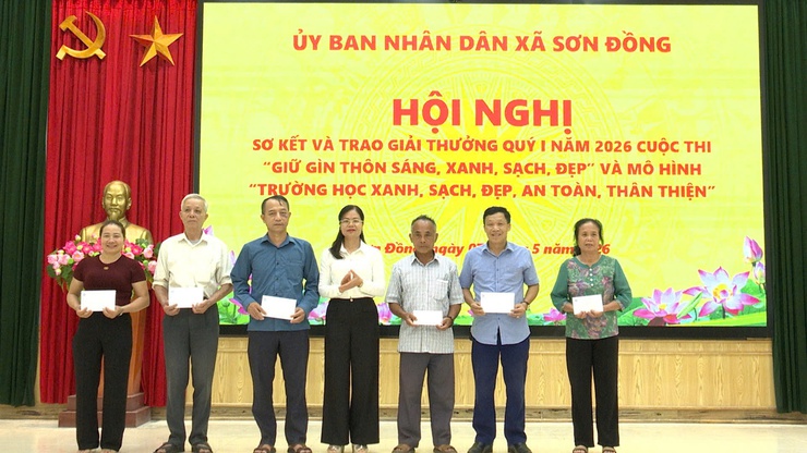 Sơn Đồng biểu dương các tập thể tiêu biểu trong phong trào xây dựng môi trường sáng, xanh, sạch, đẹp quý I năm 2026- Ảnh 6.