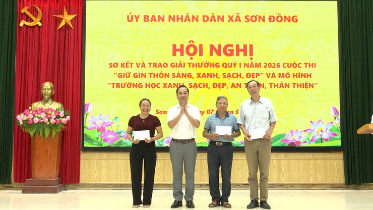 Sơn Đồng biểu dương các tập thể tiêu biểu trong phong trào xây dựng môi trường sáng, xanh, sạch, đẹp quý I năm 2026- Ảnh 7.