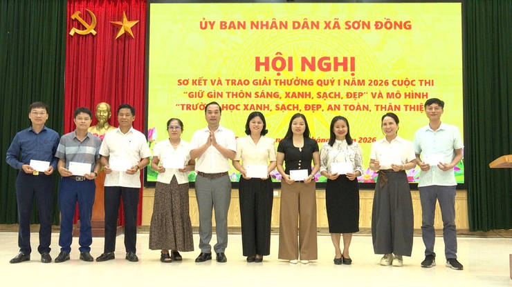 Sơn Đồng biểu dương các tập thể tiêu biểu trong phong trào xây dựng môi trường sáng, xanh, sạch, đẹp quý I năm 2026- Ảnh 8.